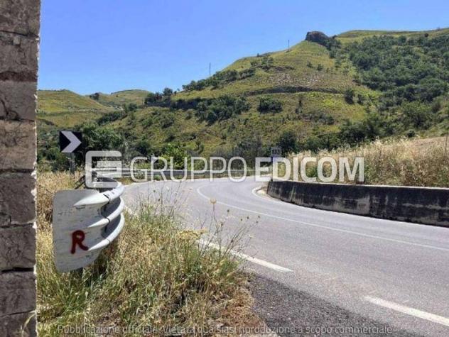 terreno edificabile in vendita a Palazzo Adriano
