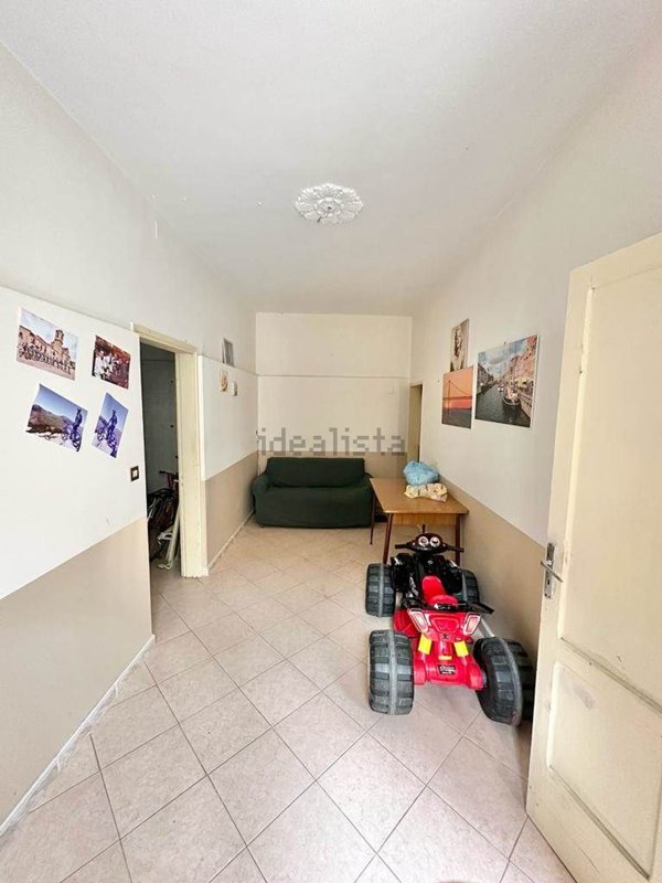 pentavano in vendita a Palazzo Adriano