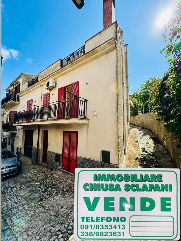 casa indipendente in vendita a Palazzo Adriano