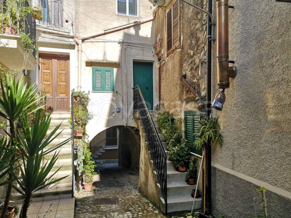 casa indipendente in vendita a Palazzo Adriano