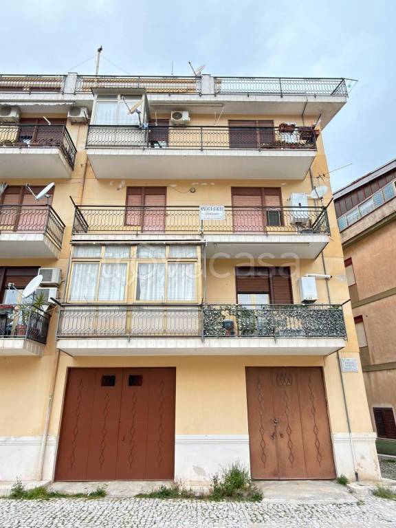 appartamento in vendita a Palazzo Adriano