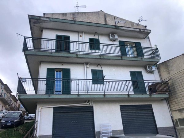 appartamento in vendita a Palazzo Adriano