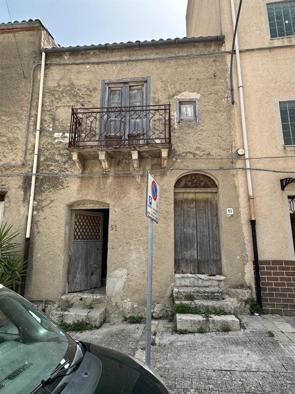 casa indipendente in vendita a Palazzo Adriano