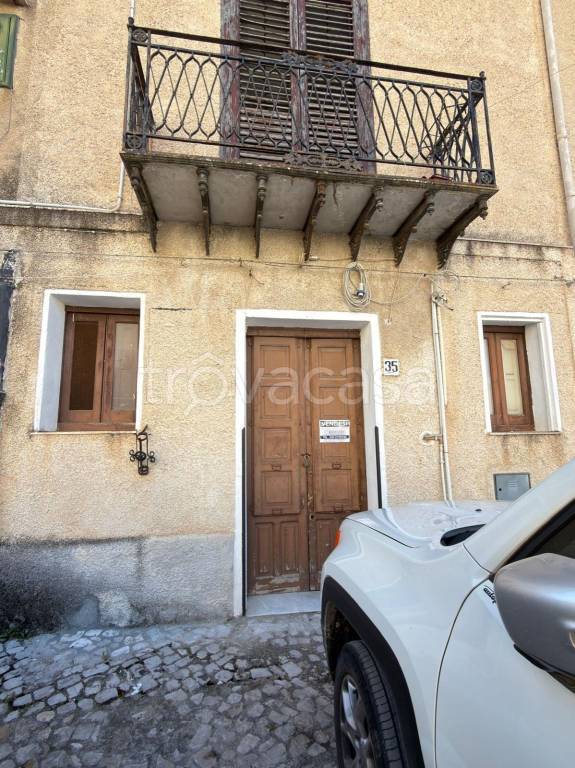 appartamento in vendita a Palazzo Adriano
