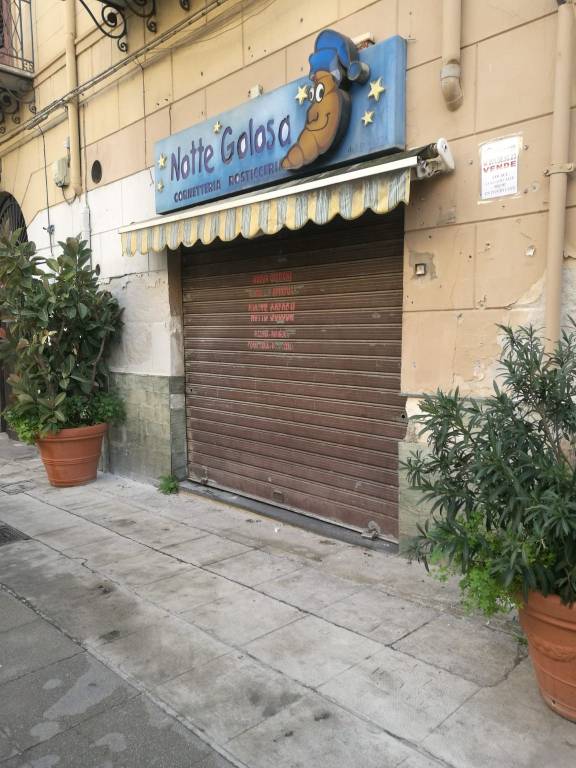 locale commerciale in vendita a Palermo in zona Politeama