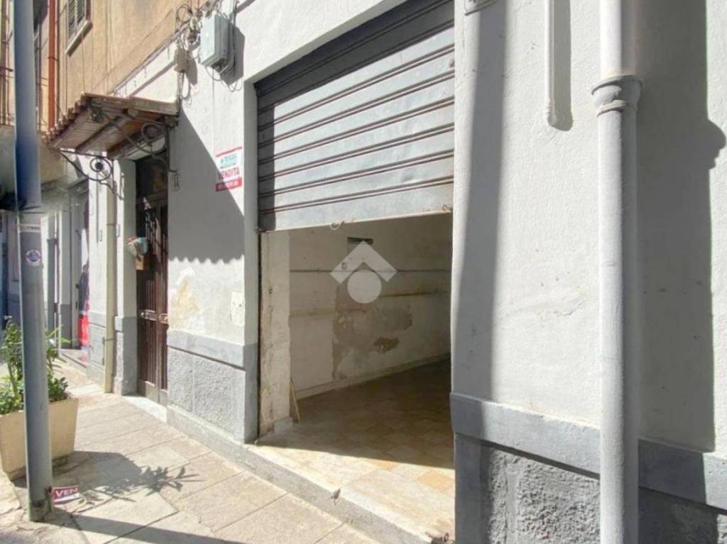 locale di sgombero in vendita a Palermo in zona Noce
