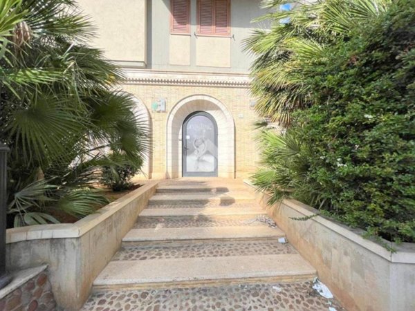 negozio in vendita a Palermo in zona Montepellegrino