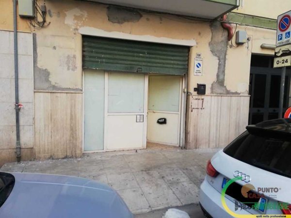 locale di sgombero in vendita a Palermo