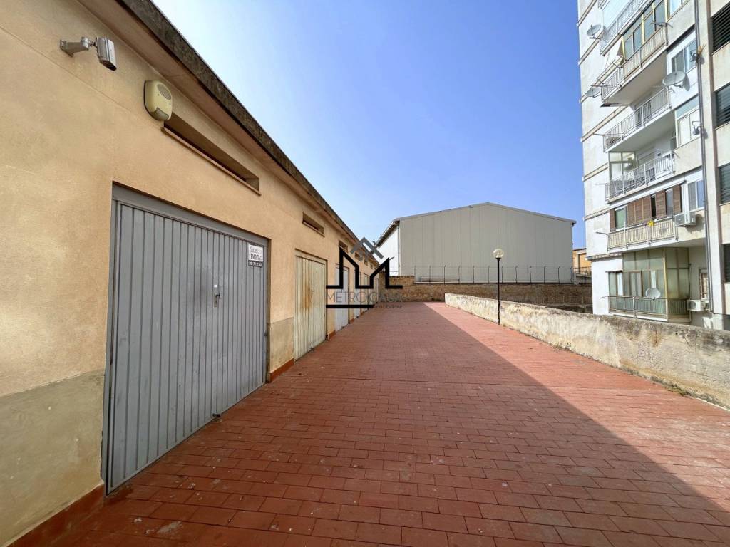 casa indipendente in vendita a Palermo in zona San Lorenzo