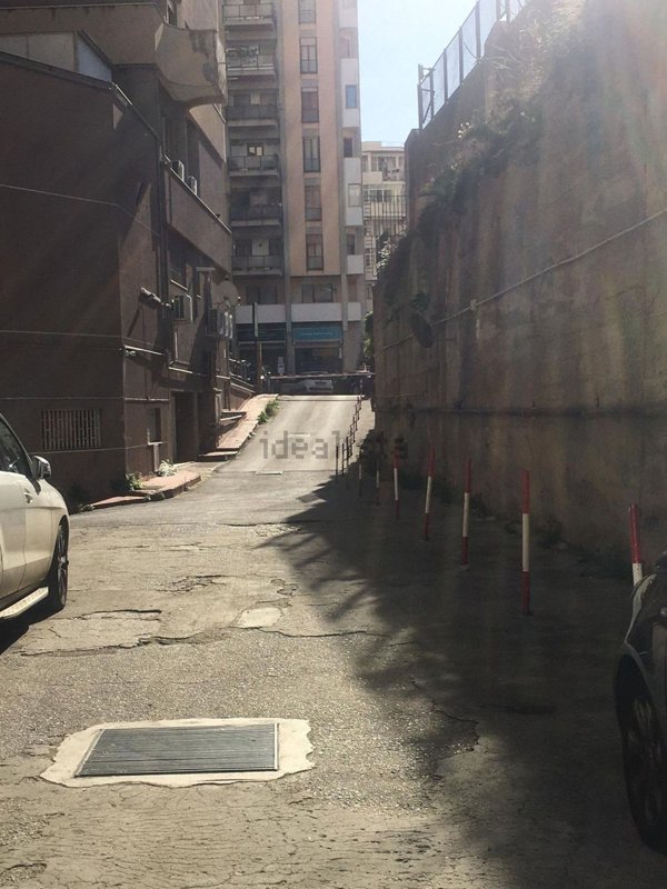 locale di sgombero in vendita a Palermo