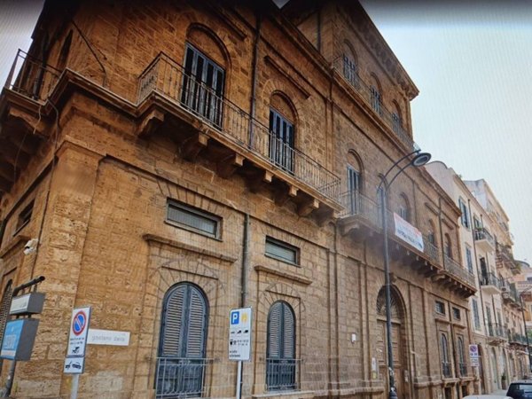 intera palazzina in vendita a Palermo in zona Libertà