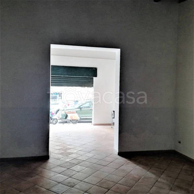 negozio in vendita a Palermo in zona Zisa