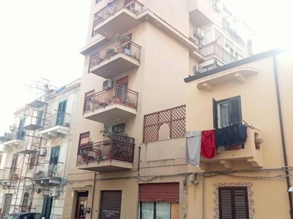appartamento in vendita a Palermo in zona Malaspina/Palagonia