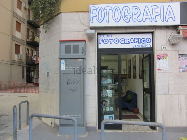 locale commerciale in vendita a Palermo in zona Montepellegrino