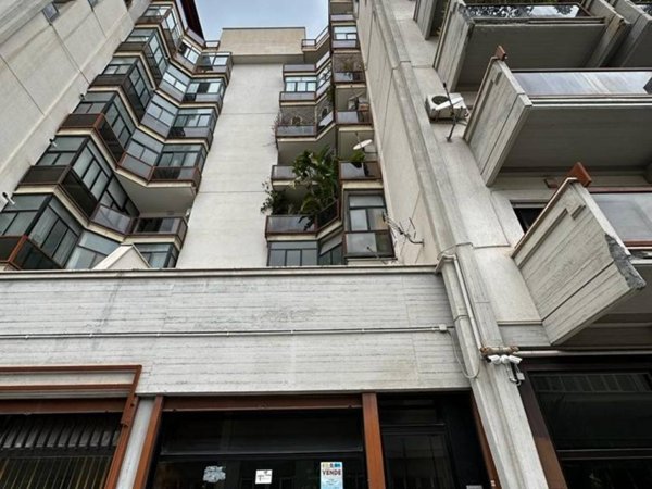ufficio in vendita a Palermo in zona Politeama