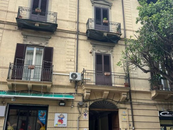 locale commerciale in vendita a Palermo in zona Libertà