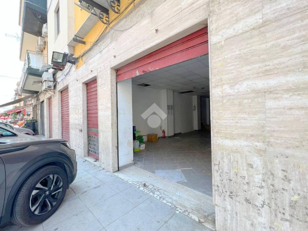 negozio in vendita a Palermo in zona Montepellegrino