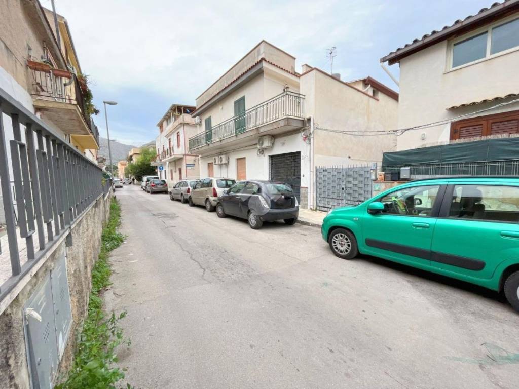 negozio in vendita a Palermo in zona Mondello