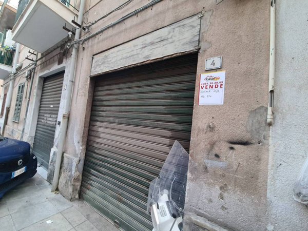 locale di sgombero in vendita a Palermo in zona Malaspina/Palagonia
