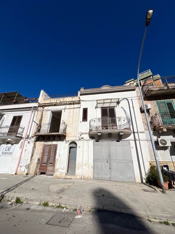 appartamento in vendita a Palermo in zona Malaspina/Palagonia