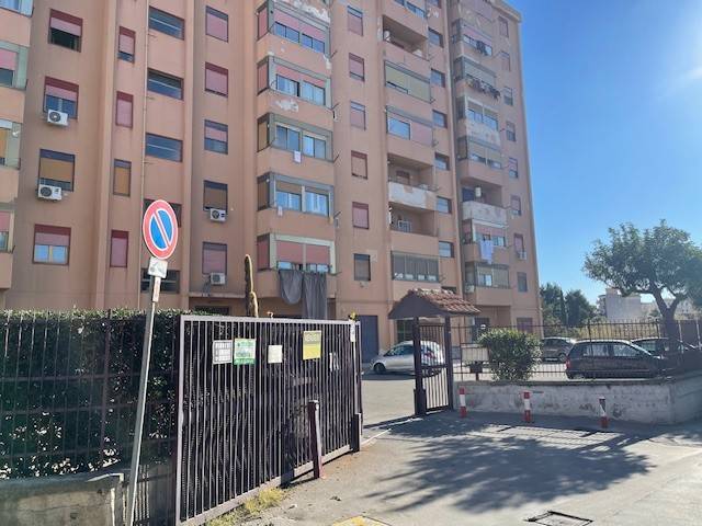 locale commerciale in vendita a Palermo in zona Boccadifalco