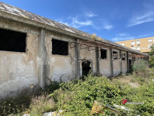 negozio in vendita a Palermo in zona ZEN