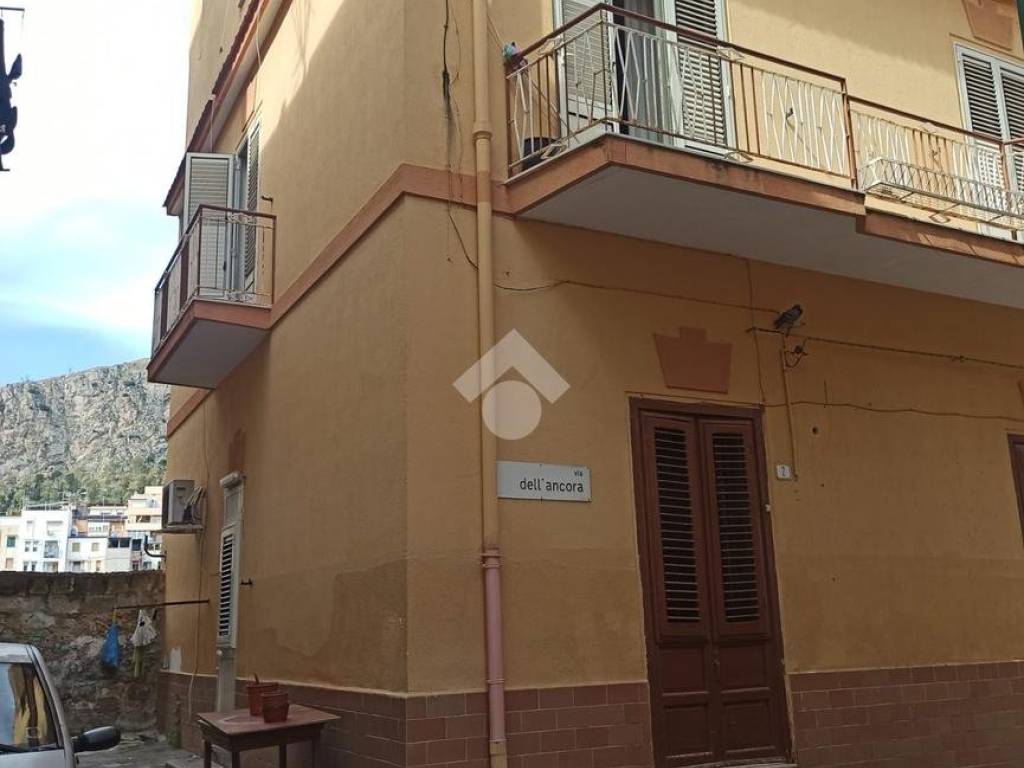 intera palazzina in vendita a Palermo in zona Arenella/Vergine Maria