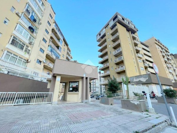 negozio in vendita a Palermo in zona Altarello