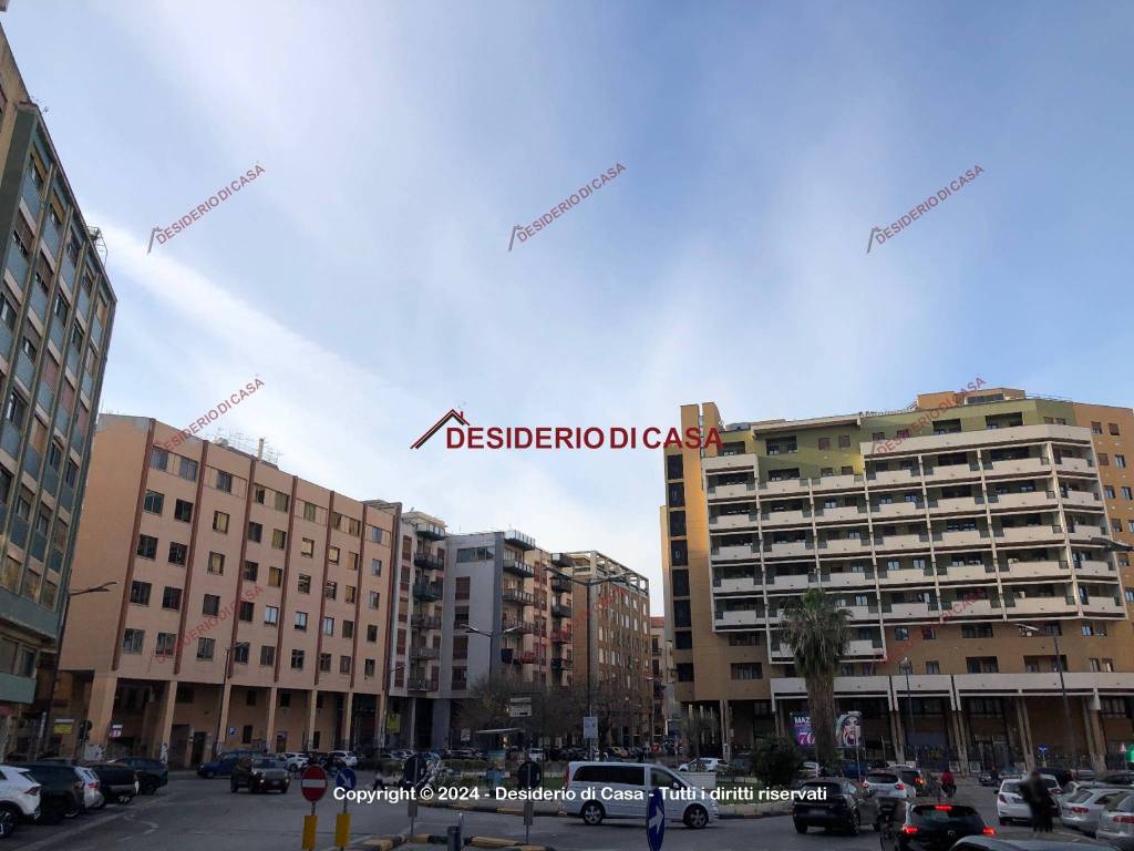 negozio in vendita a Palermo in zona Politeama