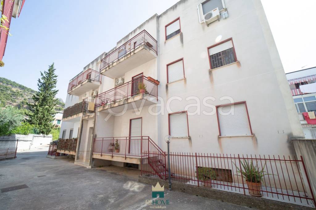 appartamento in vendita a Palermo in zona Villagrazia/Falsomiele