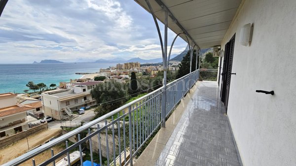appartamento in vendita a Palermo in zona Addaura