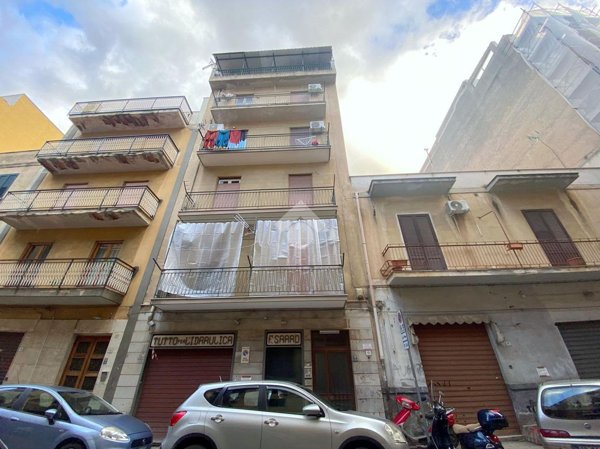 appartamento in vendita a Palermo in zona Zisa