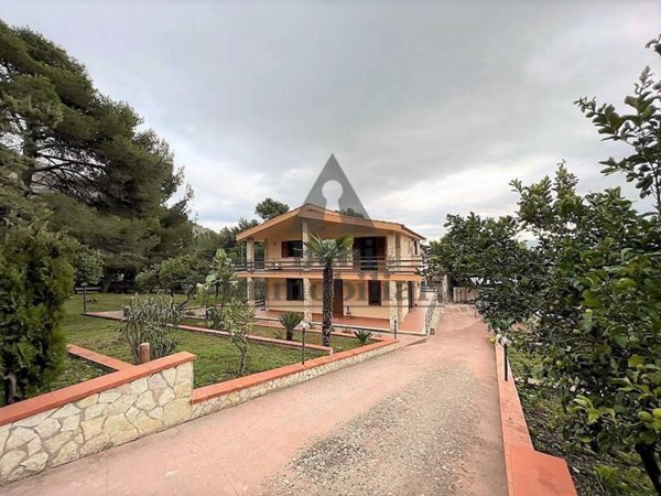 casa indipendente in vendita a Palermo in zona Borgo Nuovo