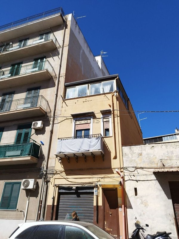 appartamento in vendita a Palermo in zona Montegrappa / Santa Rosalia