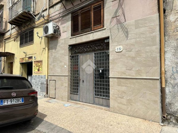 appartamento in vendita a Palermo in zona Zisa