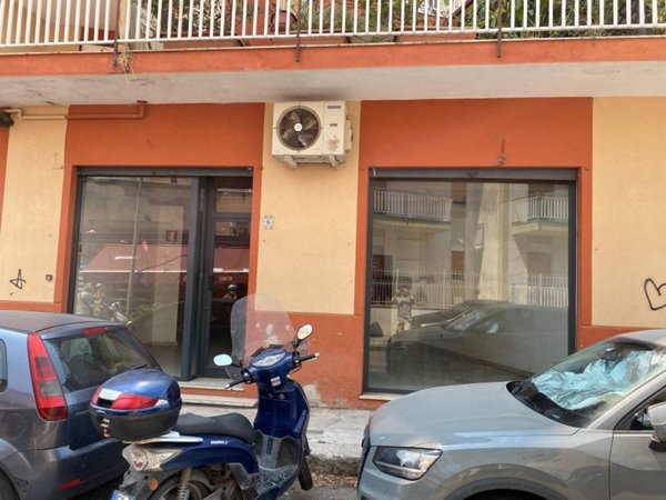negozio in vendita a Palermo in zona Baida