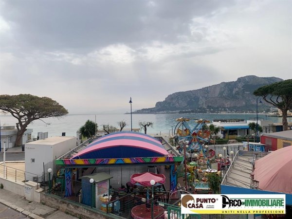 appartamento in vendita a Palermo in zona Mondello