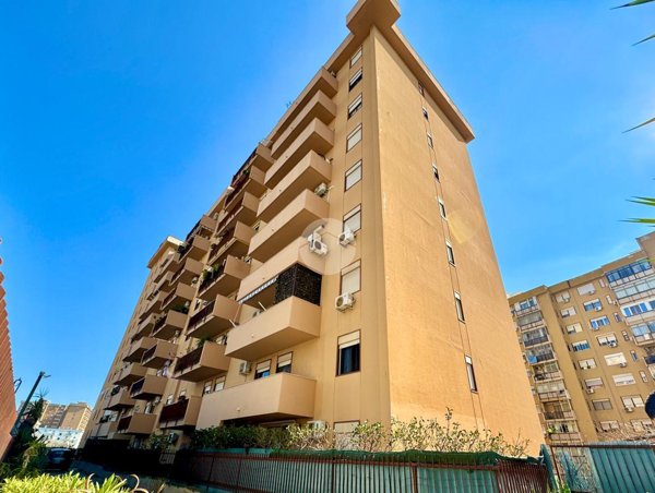 appartamento in vendita a Palermo in zona Mezzomonreale