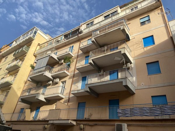 appartamento in vendita a Palermo in zona Montegrappa / Santa Rosalia