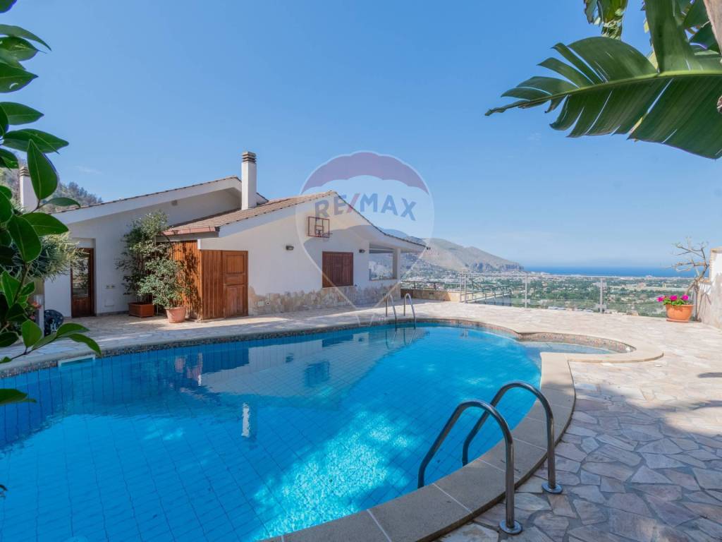 casa indipendente in vendita a Palermo in zona Mondello
