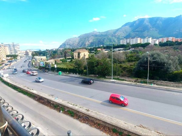 appartamento in vendita a Palermo in zona Oreto