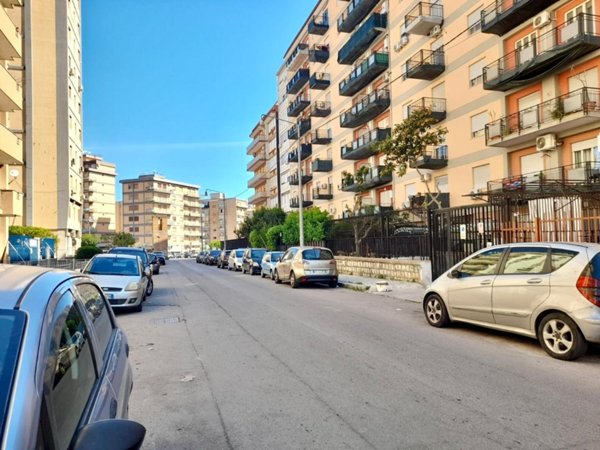 appartamento in vendita a Palermo in zona Montegrappa / Santa Rosalia