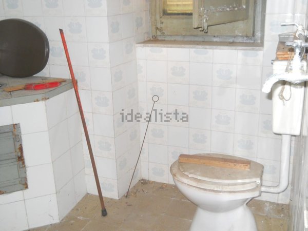 locale di sgombero in vendita a Palermo in zona Acqua dei Corsari