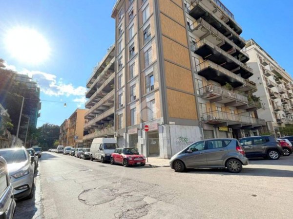 negozio in vendita a Palermo in zona Libertà