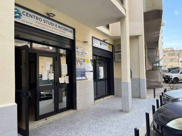 ufficio in vendita a Palermo in zona Montegrappa / Santa Rosalia