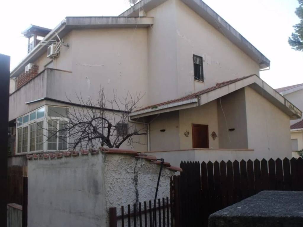 casa indipendente in vendita a Palermo in zona Borgo Nuovo
