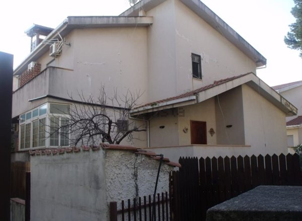 casa indipendente in vendita a Palermo in zona Borgo Nuovo