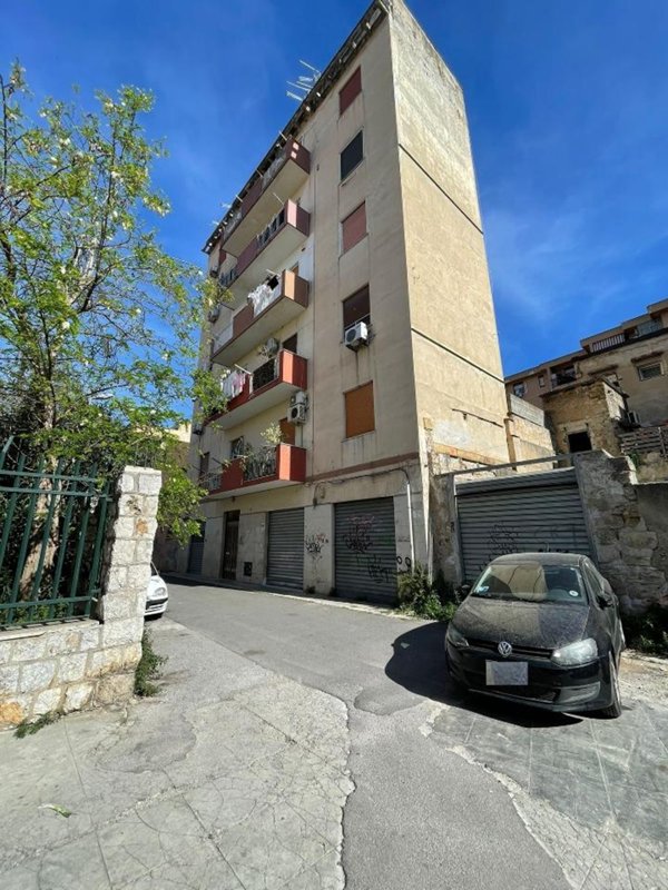 appartamento in vendita a Palermo in zona Malaspina/Palagonia