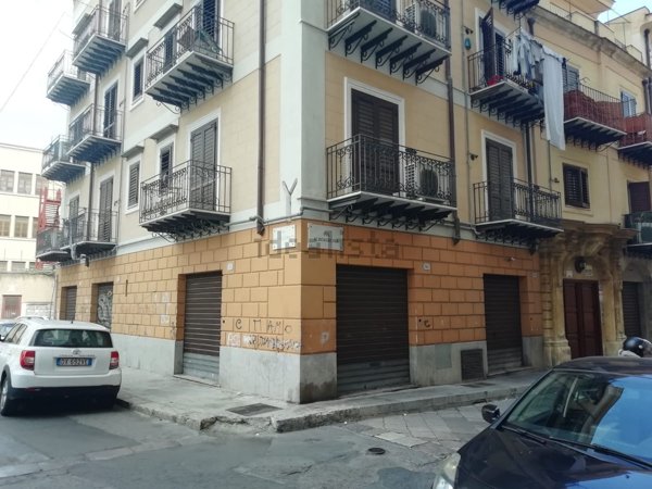 locale commerciale in vendita a Palermo