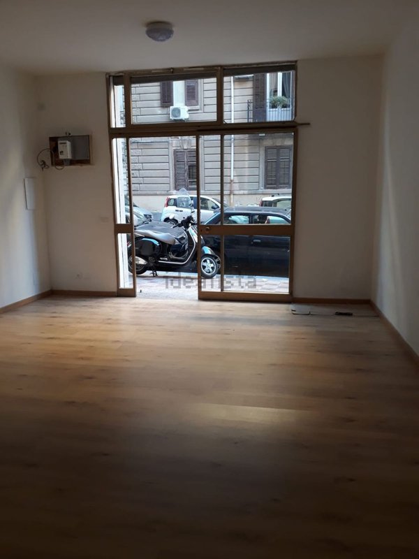 negozio in vendita a Palermo in zona Libertà